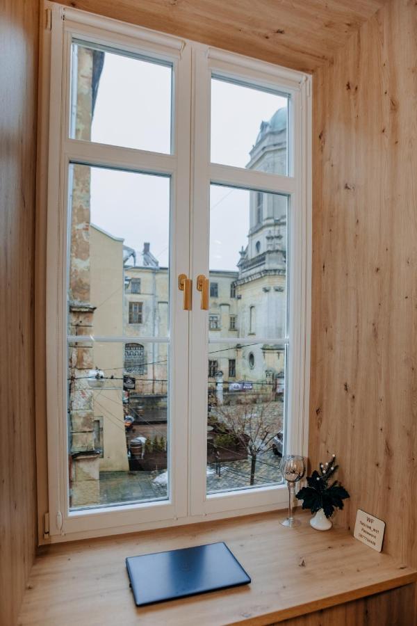 V.I.P Apartments Dominikanos Лвив Екстериор снимка