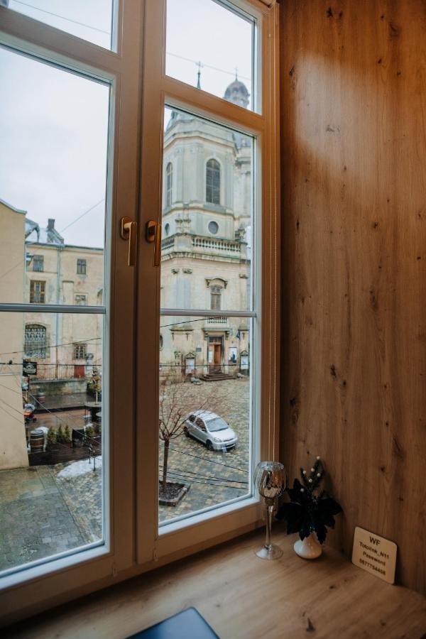 V.I.P Apartments Dominikanos Лвив Екстериор снимка