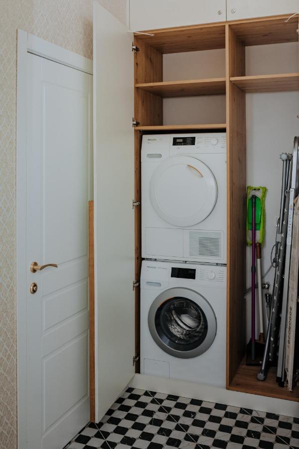 V.I.P Apartments Dominikanos Лвив Екстериор снимка